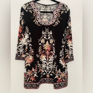 White House Black Market Floral Black Pink White Tunic